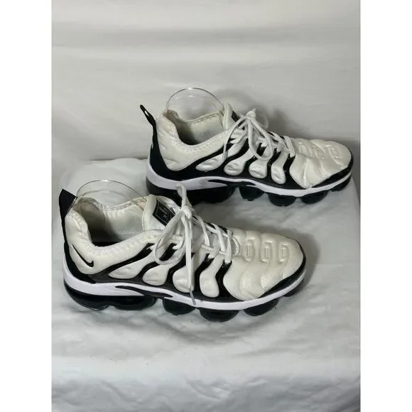 Nike Women's Nike Air Vapormax Plus Size 8 White/Black Women's Sneakers - Picture 3 of 8